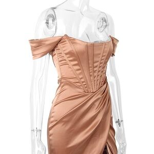 Corset Off Shoulder Full Length Satin gown w pleating and side slit. Sz small.